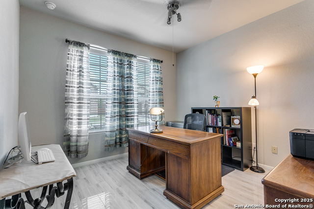 Listing photo id 10 for 10223 Meadow Lark