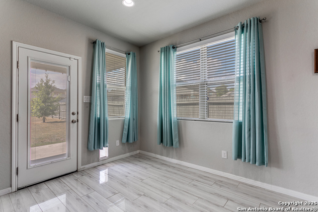 Listing photo id 16 for 10223 Meadow Lark