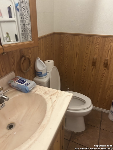 Listing photo id 16 for 2214 Cesar E Chavez W