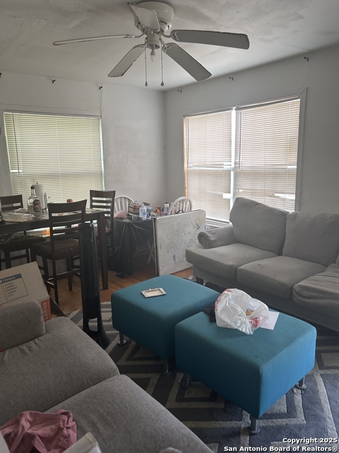 Listing photo id 19 for 2214 Cesar E Chavez W