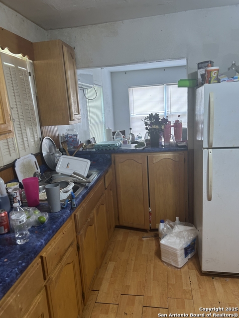 Listing photo id 2 for 2214 Cesar E Chavez W