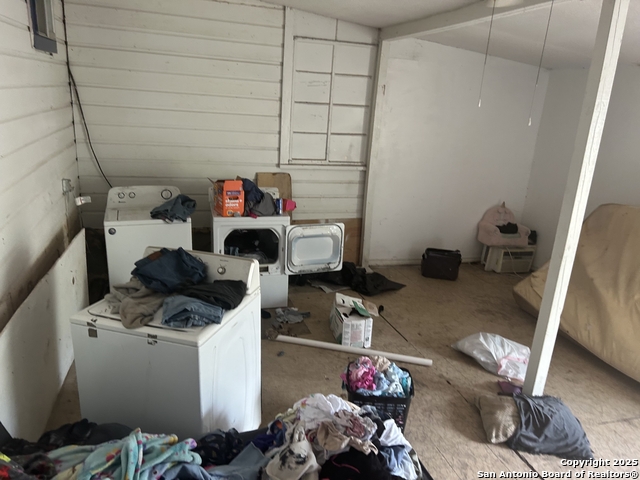 Listing photo id 4 for 2214 Cesar E Chavez W