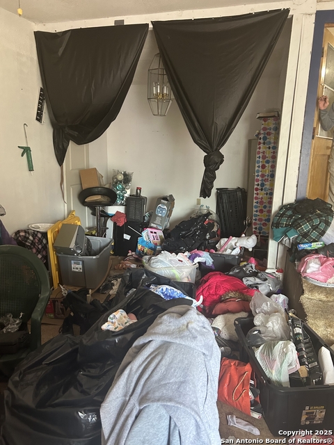 Listing photo id 6 for 2214 Cesar E Chavez W