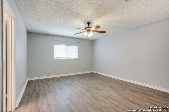 Image 17 of 29 For 9538 Campton Farms