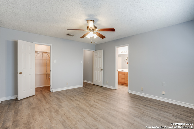 Image 18 of 29 For 9538 Campton Farms