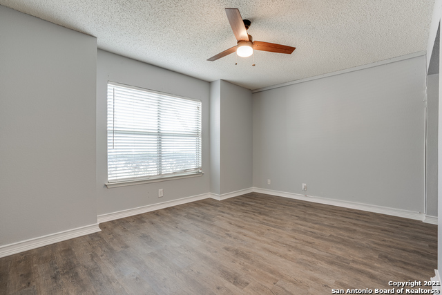 Image 23 of 29 For 9538 Campton Farms