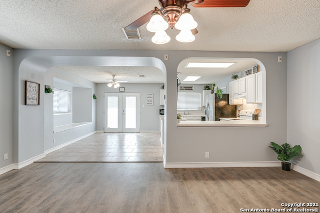 Image 6 of 29 For 9538 Campton Farms