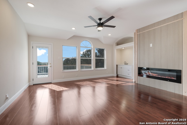 Image 15 of 32 For 726 Mello Oak