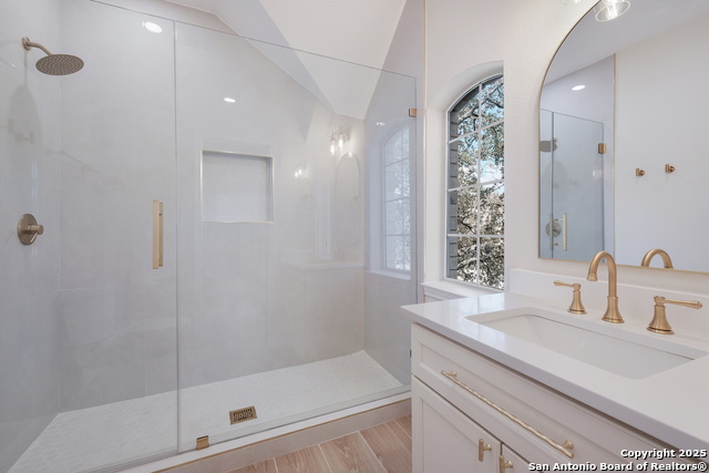 Image 24 of 32 For 726 Mello Oak