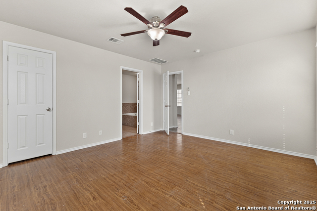 Image 10 of 25 For 2122 York