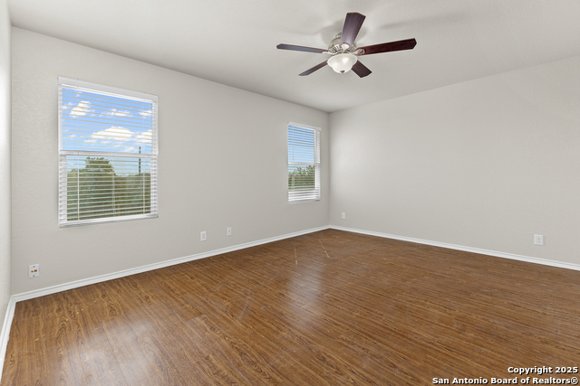 Image 18 of 25 For 2122 York