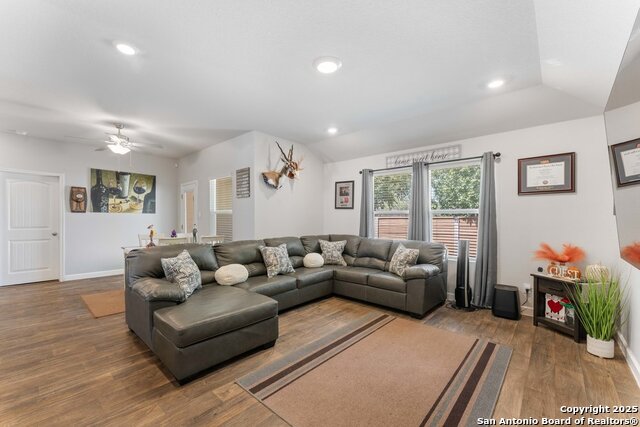 Image 7 of 31 For 829 Margay Loop