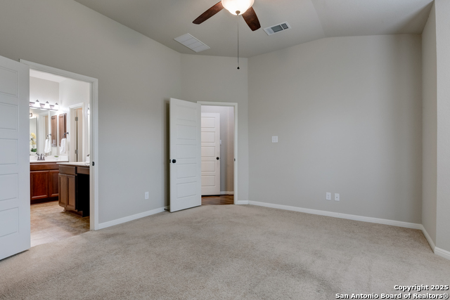 Image 14 of 35 For 11618 Tribute Oaks