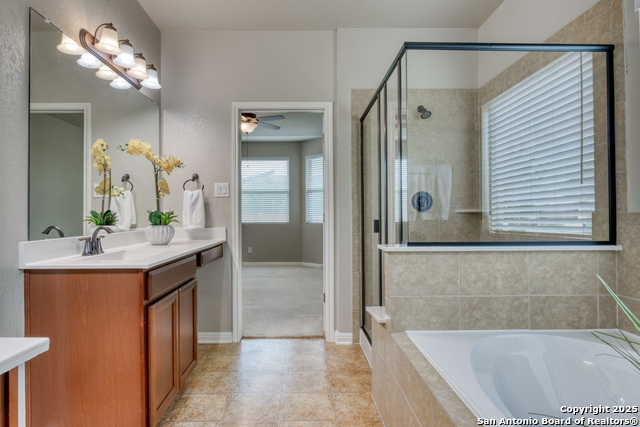 Image 15 of 35 For 11618 Tribute Oaks