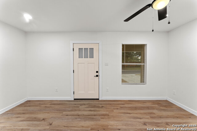 Image 11 of 31 For 307 Dawnridge Dr