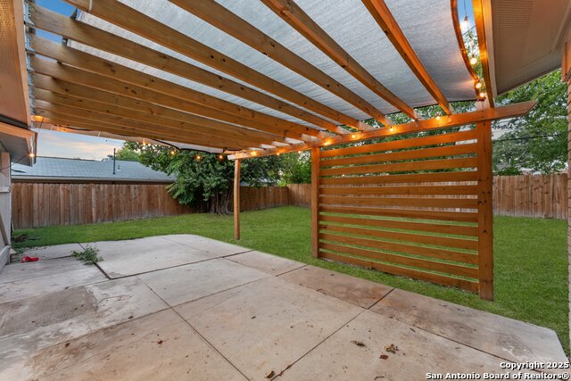 Image 27 of 31 For 307 Dawnridge Dr
