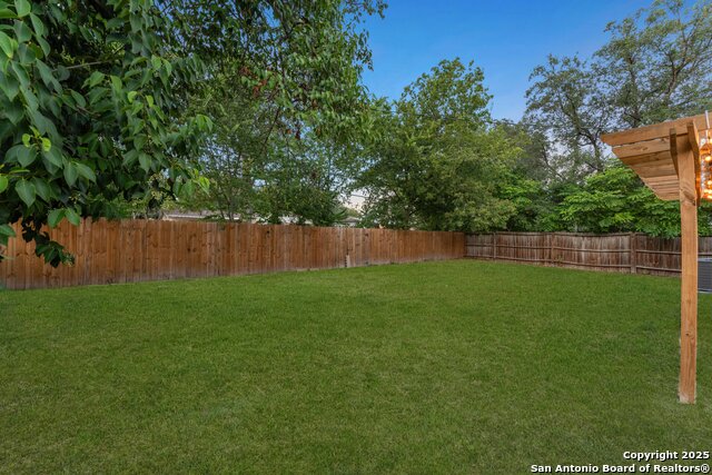 Image 28 of 31 For 307 Dawnridge Dr
