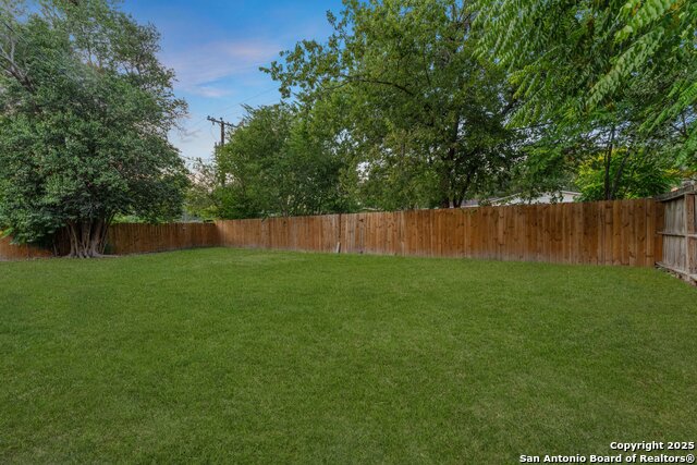 Image 29 of 31 For 307 Dawnridge Dr