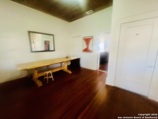 Image 16 of 34 For 403 Blanco Rd