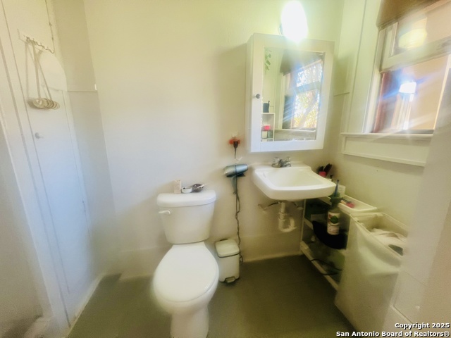 Image 22 of 34 For 403 Blanco Rd