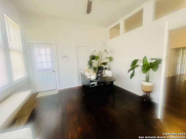 Image 27 of 34 For 403 Blanco Rd