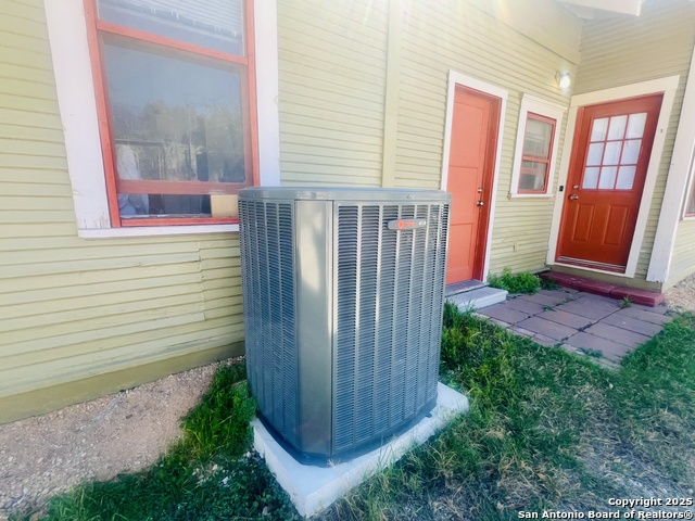 Image 8 of 34 For 403 Blanco Rd