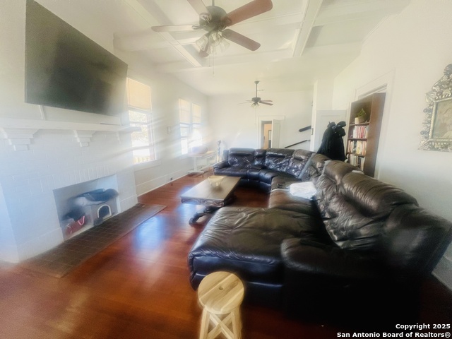 Image 9 of 34 For 403 Blanco Rd