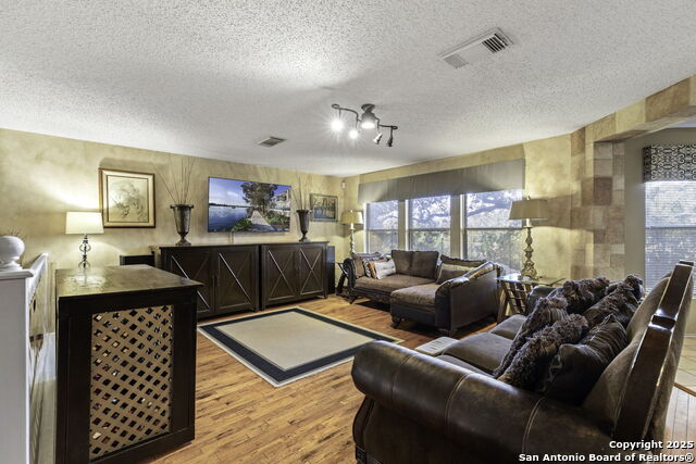 Image 7 of 32 For 14003 Cougar Rock Drive