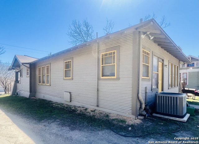 Image 2 of 15 For 407 Blanco Rd