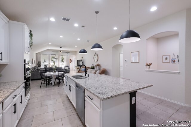 Image 5 of 53 For 9029 Curling Post