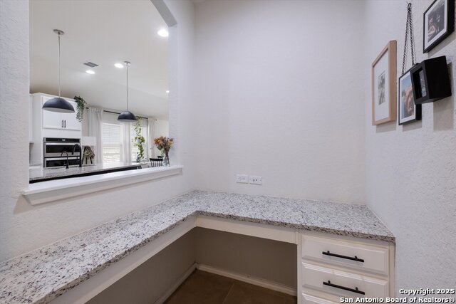 Image 9 of 53 For 9029 Curling Post