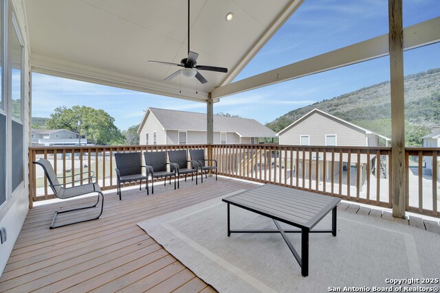 Listing photo id 8 for 114 River Villa Court 10