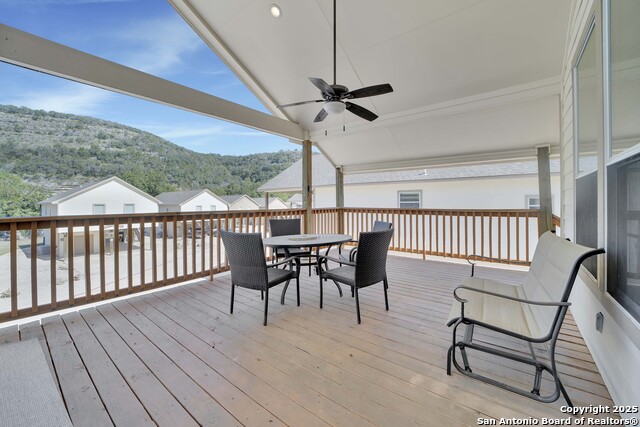 Listing photo id 9 for 114 River Villa Court 10