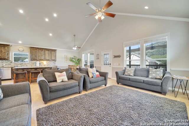 Listing photo id 11 for 114 River Villa Court 10