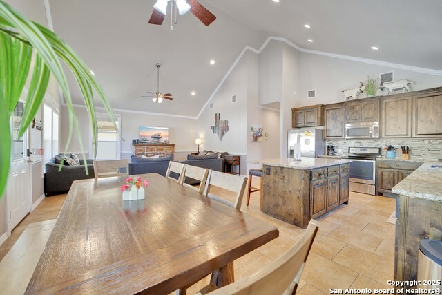 Listing photo id 15 for 114 River Villa Court 10