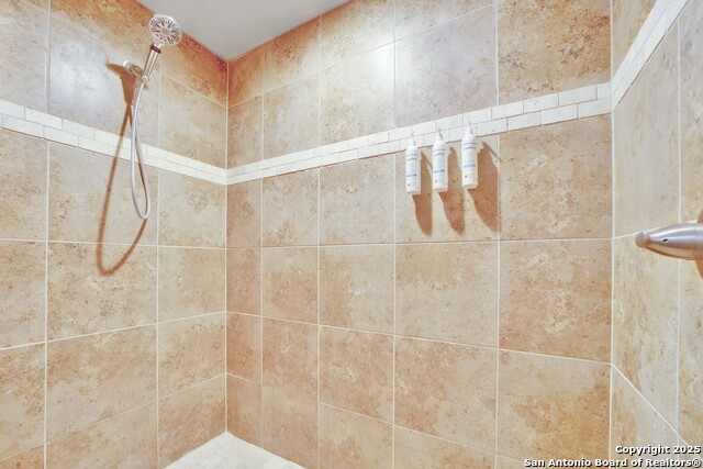 Listing photo id 37 for 114 River Villa Court 10