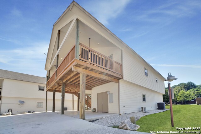 Listing photo id 2 for 114 River Villa Court 10