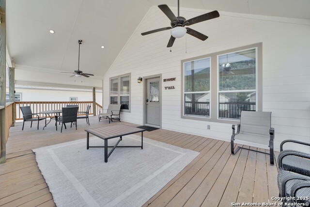 Listing photo id 7 for 114 River Villa Court 10
