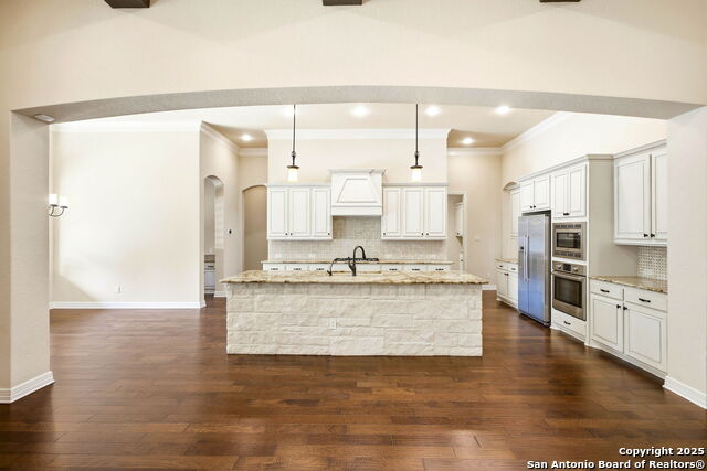 Image 19 of 50 For 18119 Abingdon Place