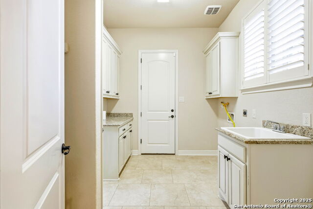 Image 37 of 50 For 18119 Abingdon Place