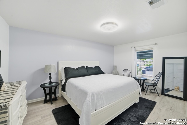 Image 8 of 12 For 439 Grosvenor