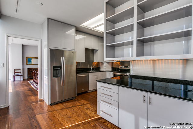 Image 11 of 25 For 200 Patterson 206