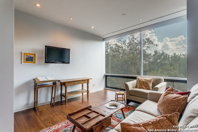 Image 18 of 25 For 200 Patterson 206