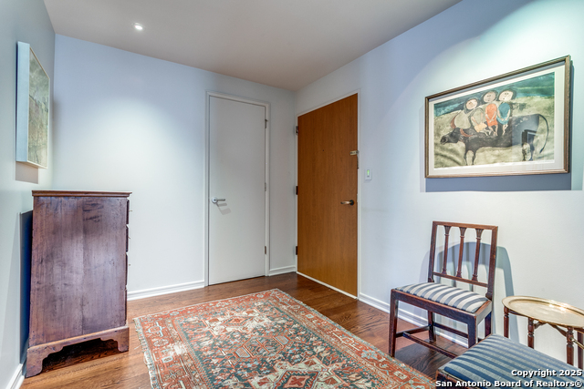 Image 2 of 25 For 200 Patterson 206