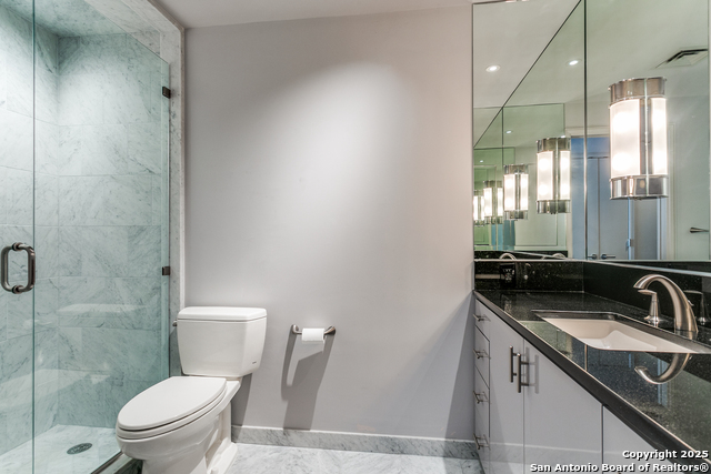 Image 20 of 25 For 200 Patterson 206