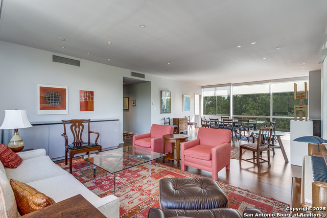 Image 5 of 25 For 200 Patterson 206