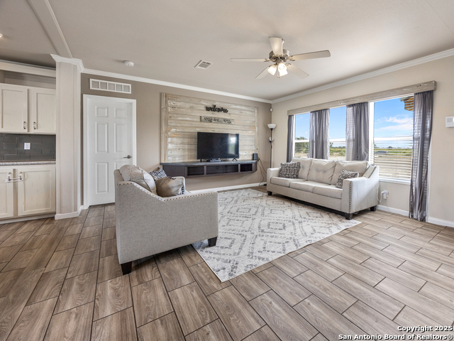 Listing photo id 12 for 4177 Fm 1436