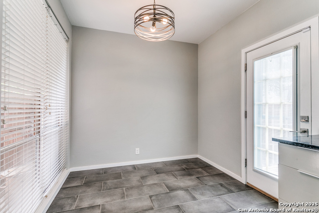 Image 12 of 28 For 3678 Hidden Drive  604