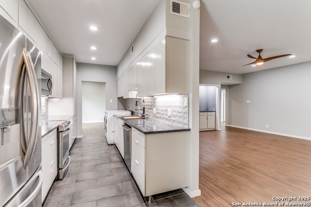 Image 13 of 28 For 3678 Hidden Drive  604