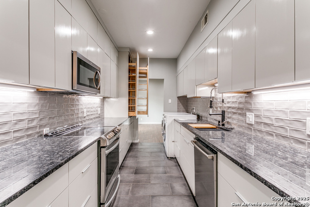 Image 15 of 28 For 3678 Hidden Drive  604